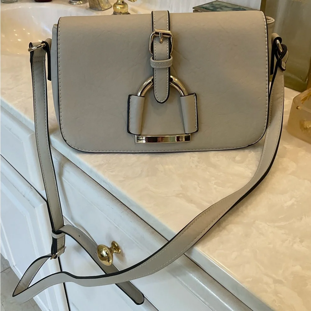 Miztique taupe shoulder-bag with gold horse stirrup detail, NWOT, midsize - Picture 2 of 15